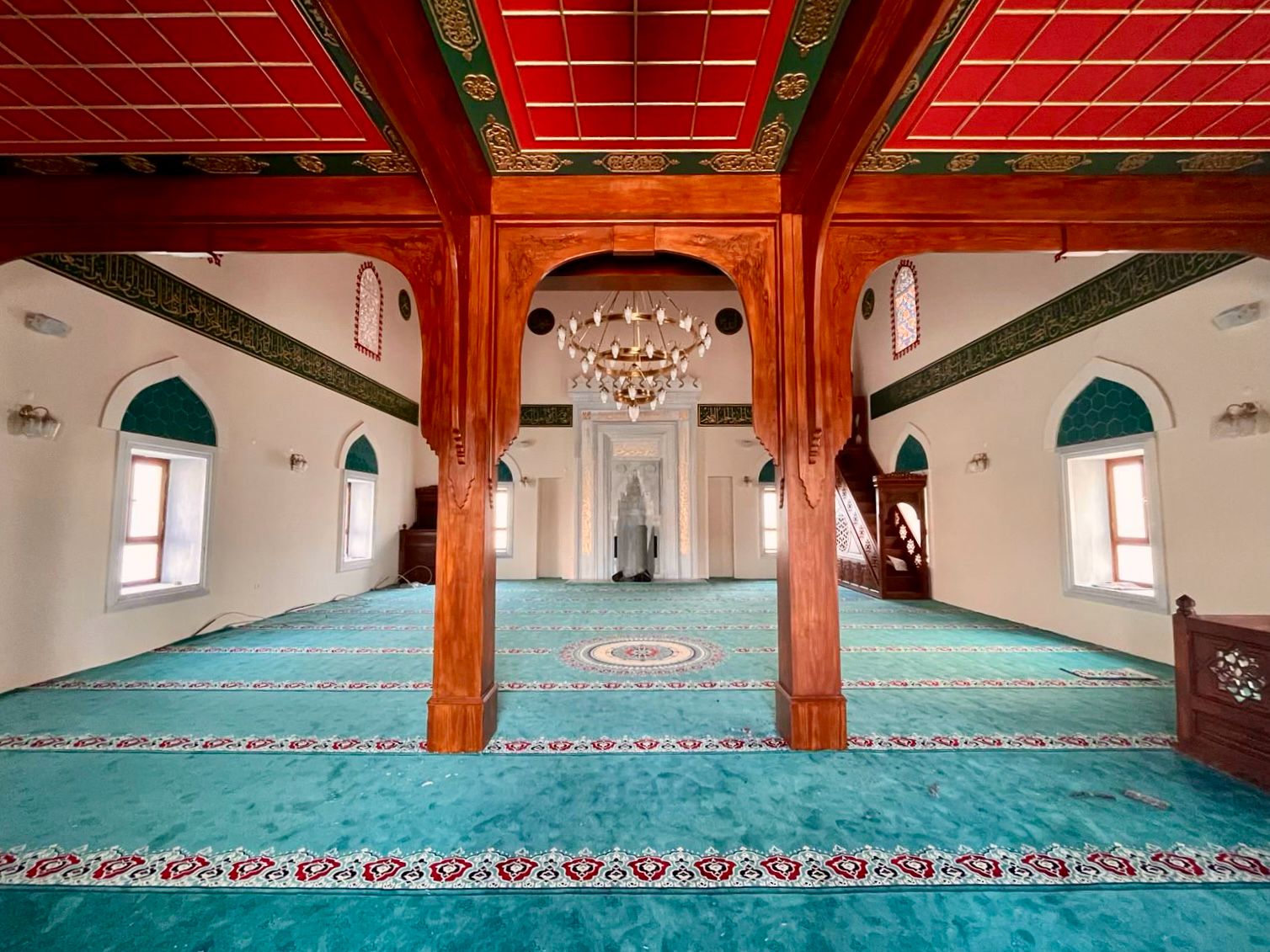 İzvat Mehmed Zahid Kotku Camii